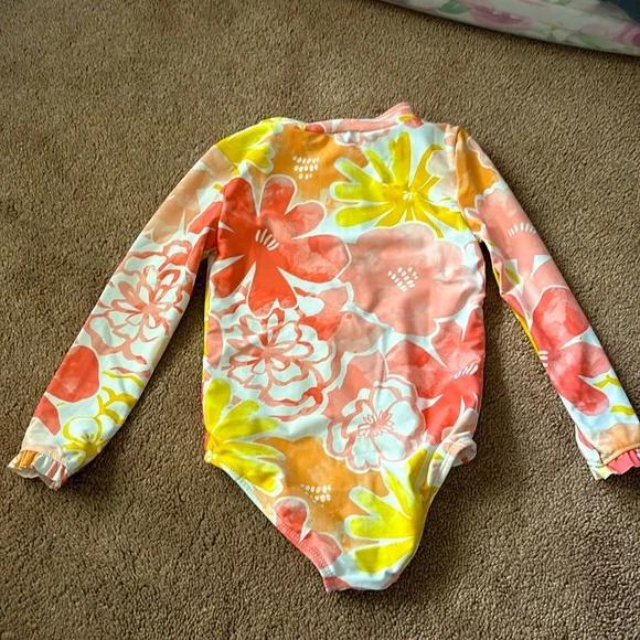 Carter’s one-piece swim - Picture 2 of 3